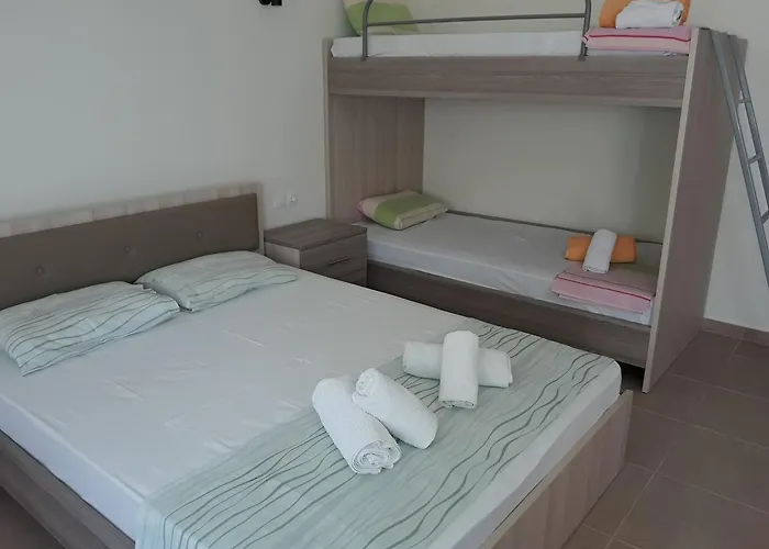 아파트 Stelios House 아스프로발타